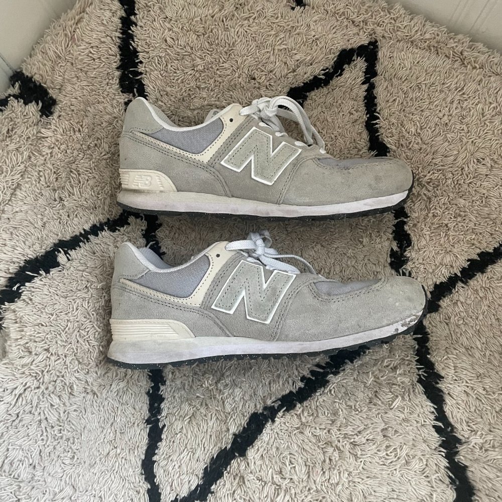 New Balance - Picture 2 of 3